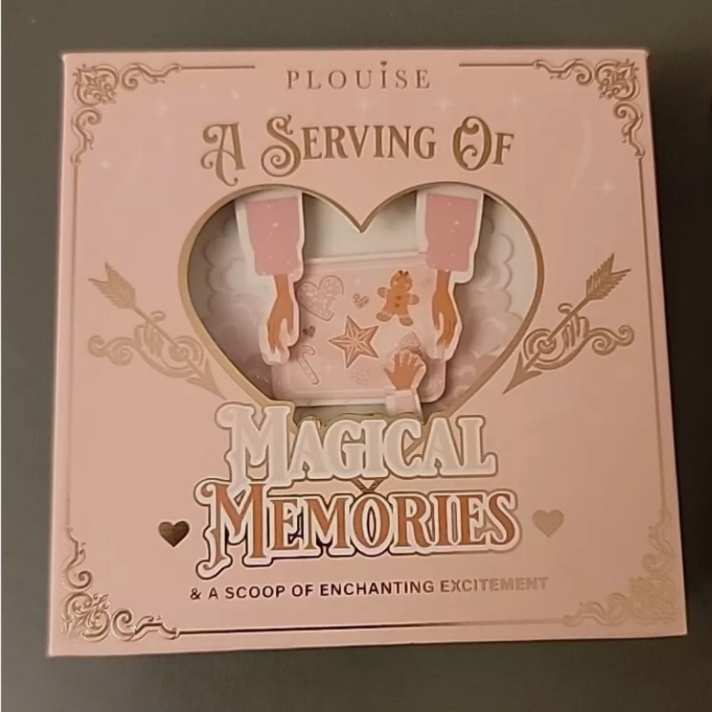 P Louise A SERVING OF MAGICAL MEMORIES Palette Full Size NEW IN BOX